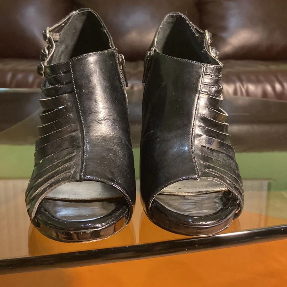 White House Black Market sz 4”